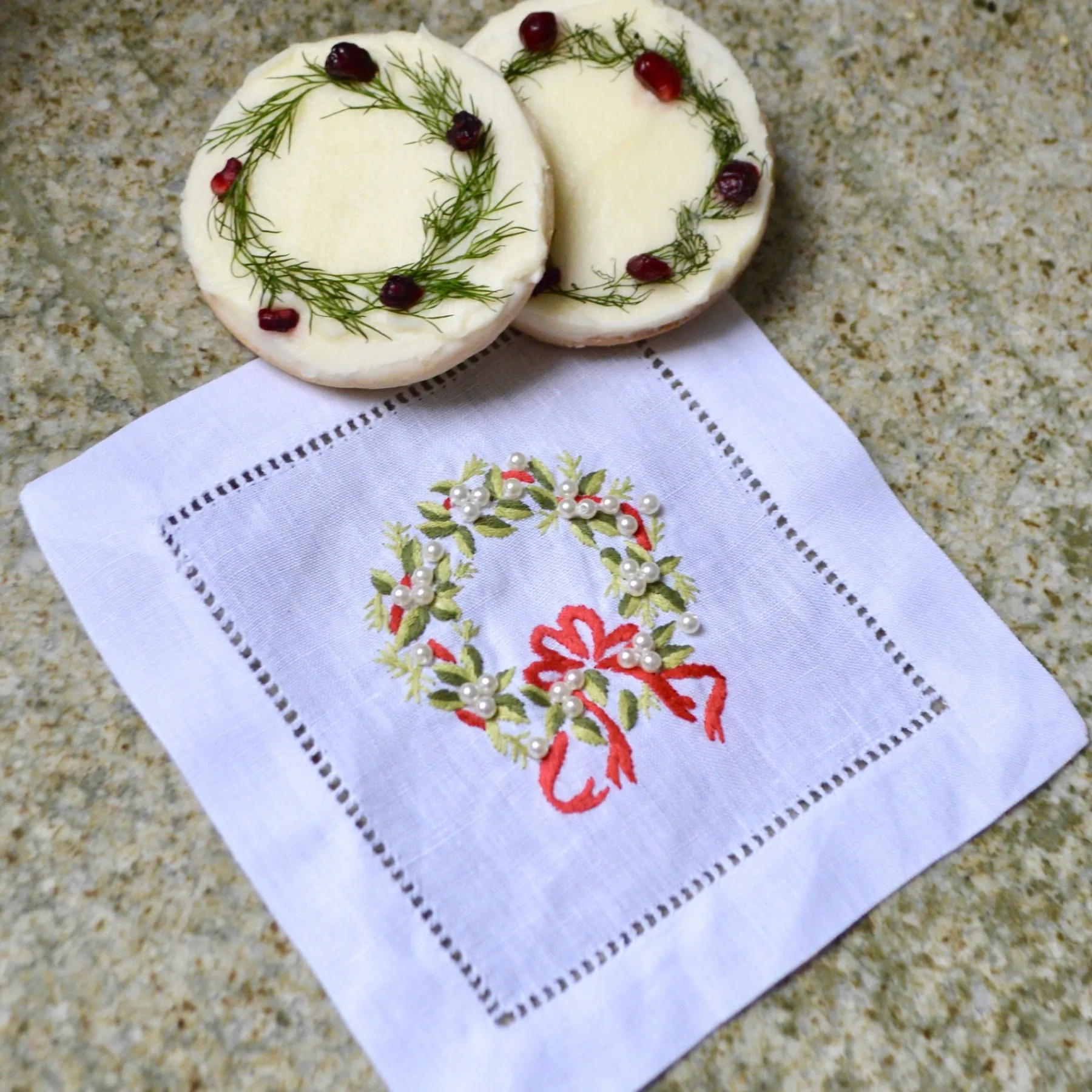 Chefanie Pearl Wreath Cocktail Napkins (4) Online