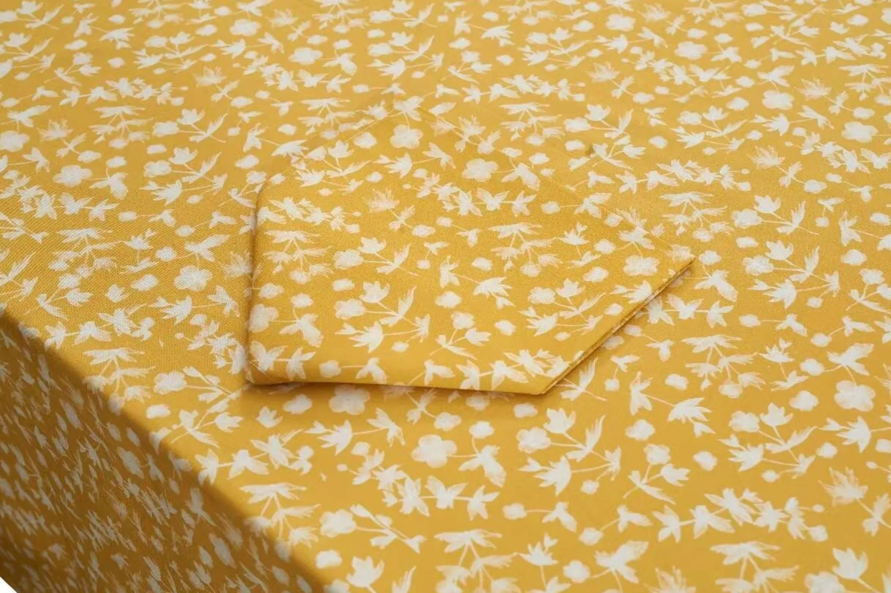 Chefanie Yellow Floral Tablecloth